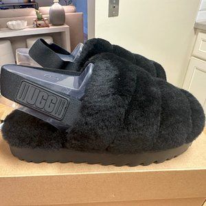 Women's Black UGG Super Fluff Slipper Size 6